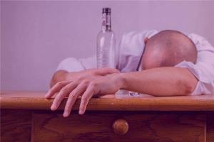 涧下水命男人的命运性格